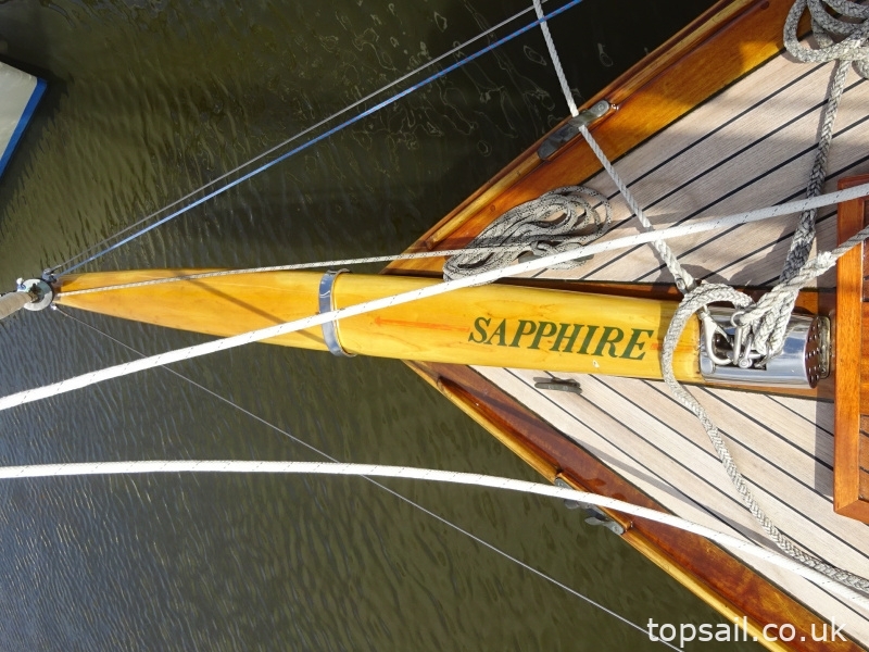 1998 Native 31 River Cruiser Class Yacht