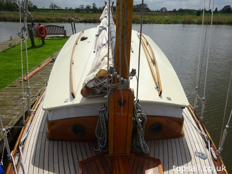 1998 Native 31 River Cruiser Class Yacht