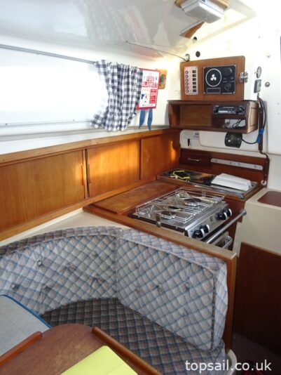 1989 Pegasus 800 (Wing Keel, Separate Heads Compartment!)