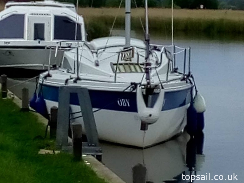 1984 Pegasus 700 (Shallow Fin Keel)