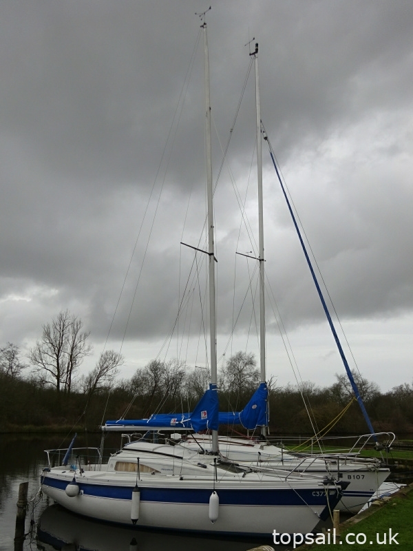 1987 Pegasus 700 (Shallow Fin Keel)