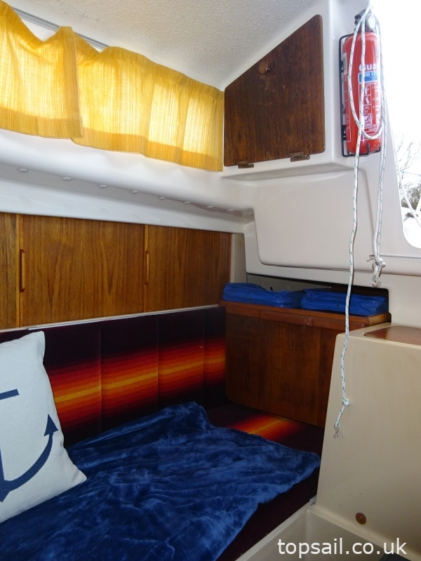 1987 Pegasus 700 (Shallow Fin Keel)