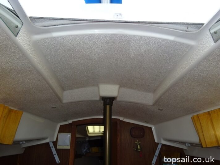 1987 Pegasus 700 (Shallow Fin Keel)