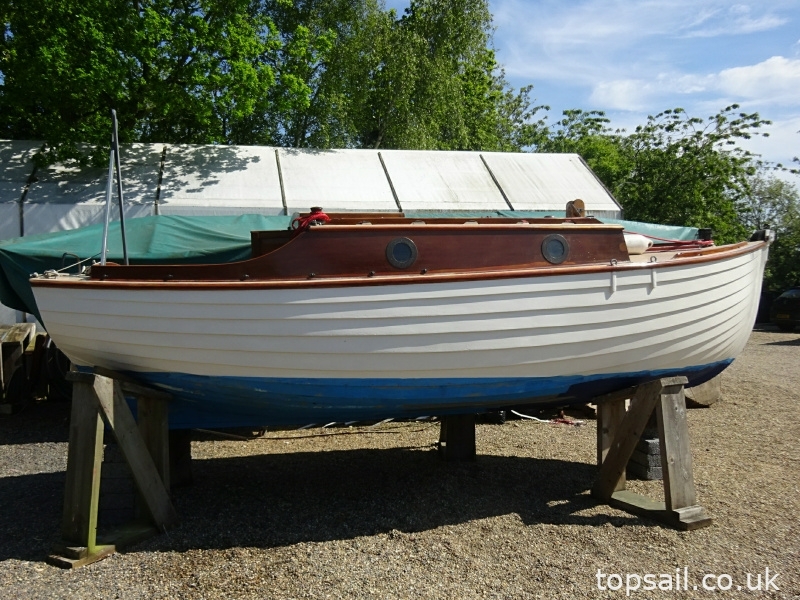 1955 Dauntless 18 Sailing Cruiser