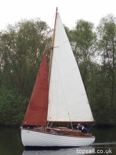 1955 Dauntless 18 Sailing Cruiser