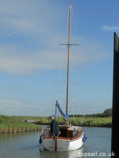 1955 Dauntless 18 Sailing Cruiser