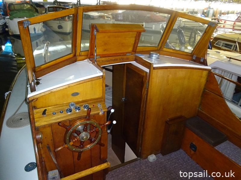 1950 Merrywind Classic Centre Cockpit Motor Cruiser