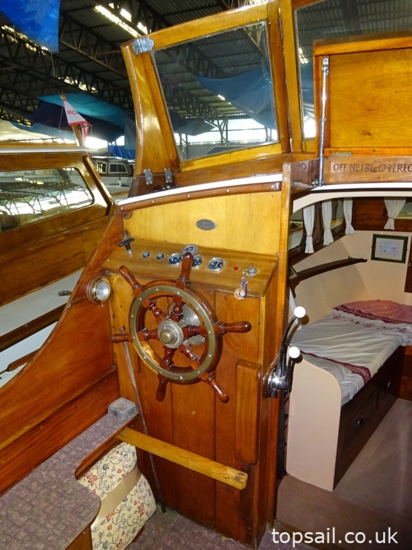 1950 Merrywind Classic Centre Cockpit Motor Cruiser
