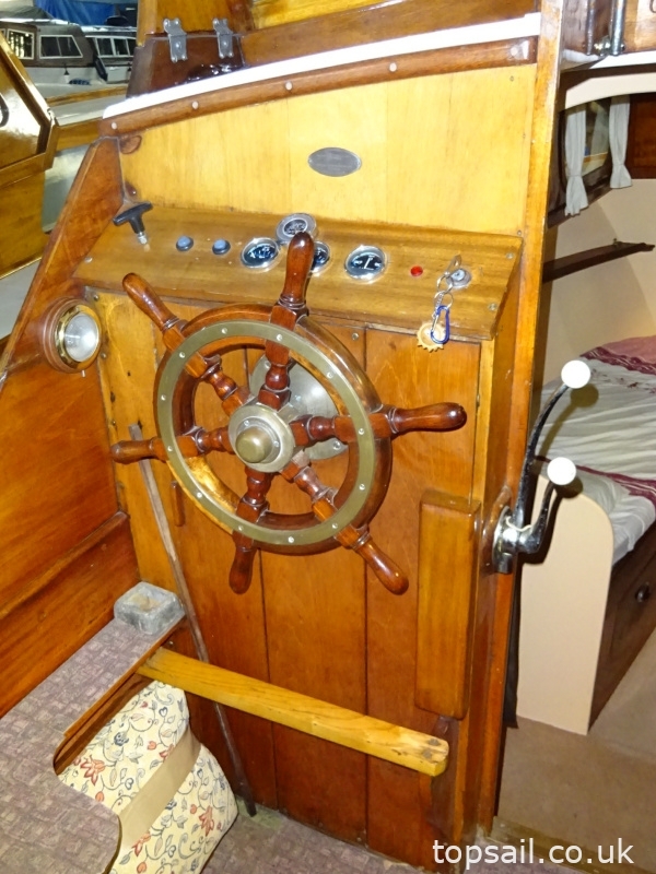 1950 Merrywind Classic Centre Cockpit Motor Cruiser