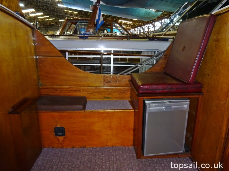 1950 Merrywind Classic Centre Cockpit Motor Cruiser