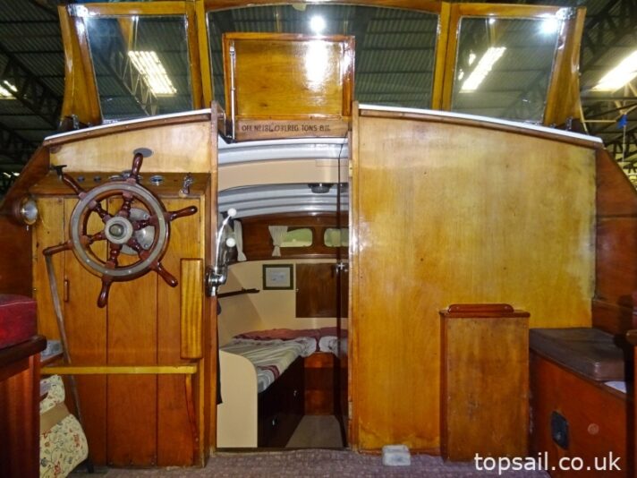 1950 Merrywind Classic Centre Cockpit Motor Cruiser
