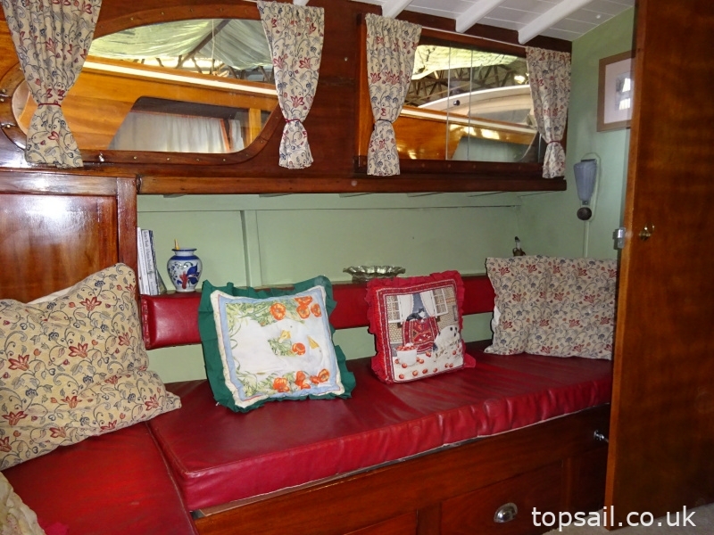 1950 Merrywind Classic Centre Cockpit Motor Cruiser