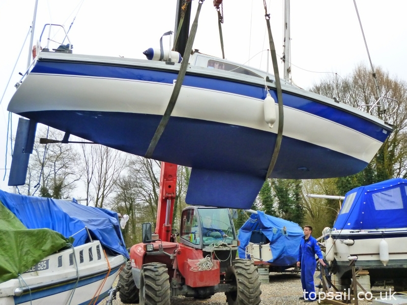 1985 Pegasus 700 (Shallow Fin, Diesel Inboard!)