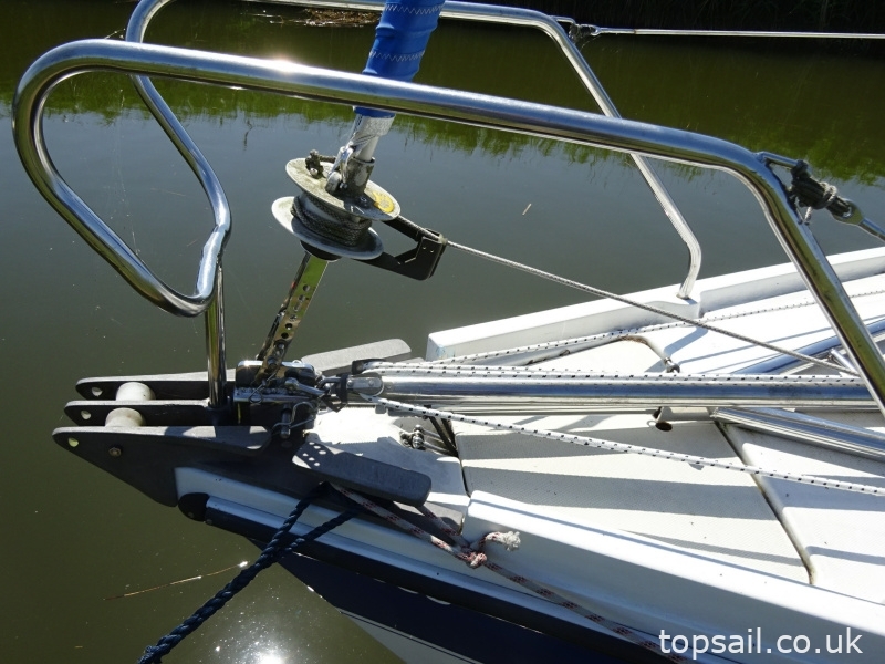 1985 Pegasus 700 (Shallow Fin, Diesel Inboard!)