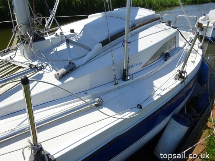 1985 Pegasus 700 (Shallow Fin, Diesel Inboard!)