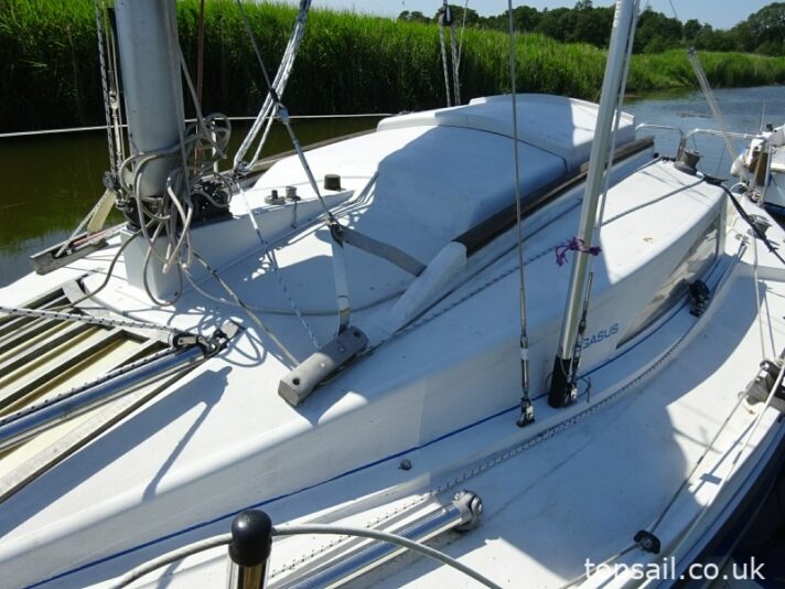 1985 Pegasus 700 (Shallow Fin, Diesel Inboard!)