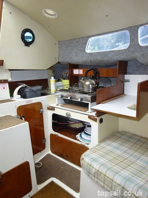 1983 Newbridge Venturer 22