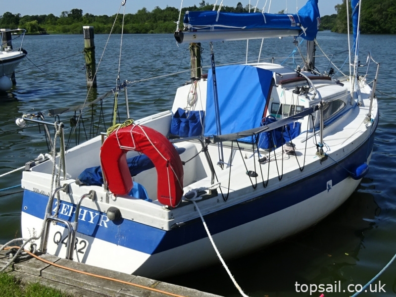 1987 Pegasus 700 (Shallow Fin Keel)