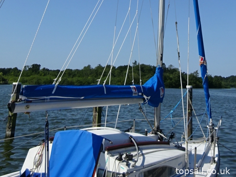 1987 Pegasus 700 (Shallow Fin Keel)