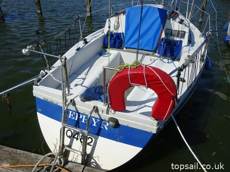 1987 Pegasus 700 (Shallow Fin Keel)