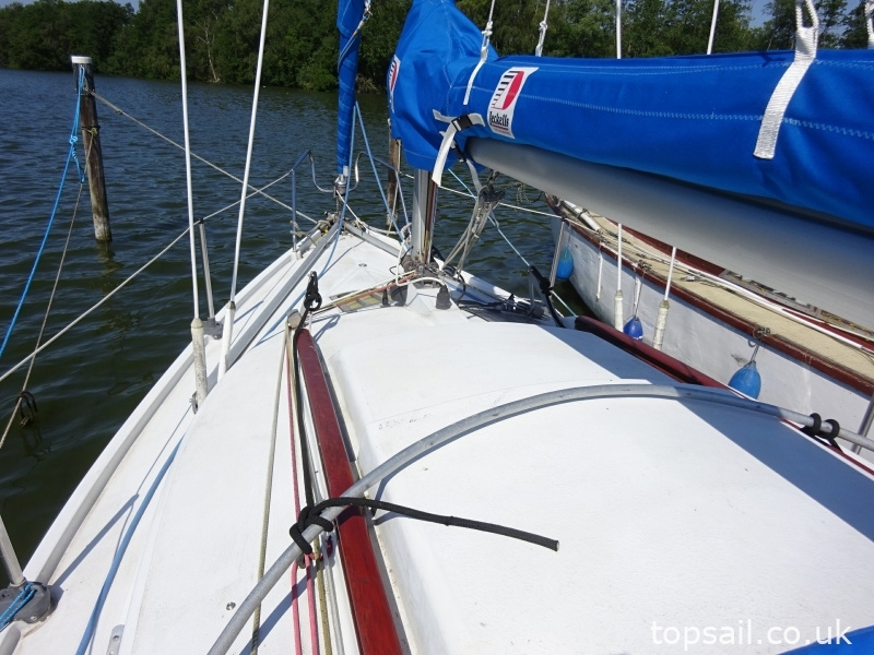 1987 Pegasus 700 (Shallow Fin Keel)