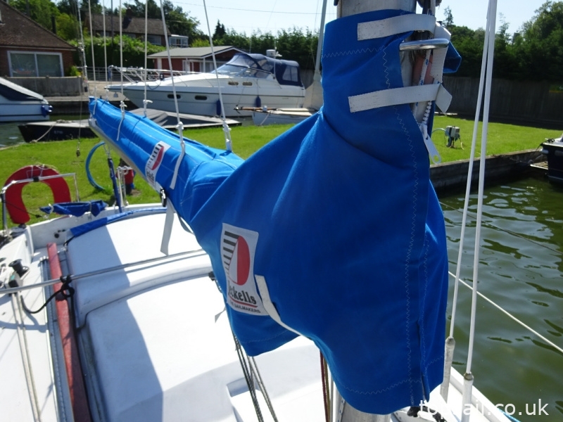 1987 Pegasus 700 (Shallow Fin Keel)