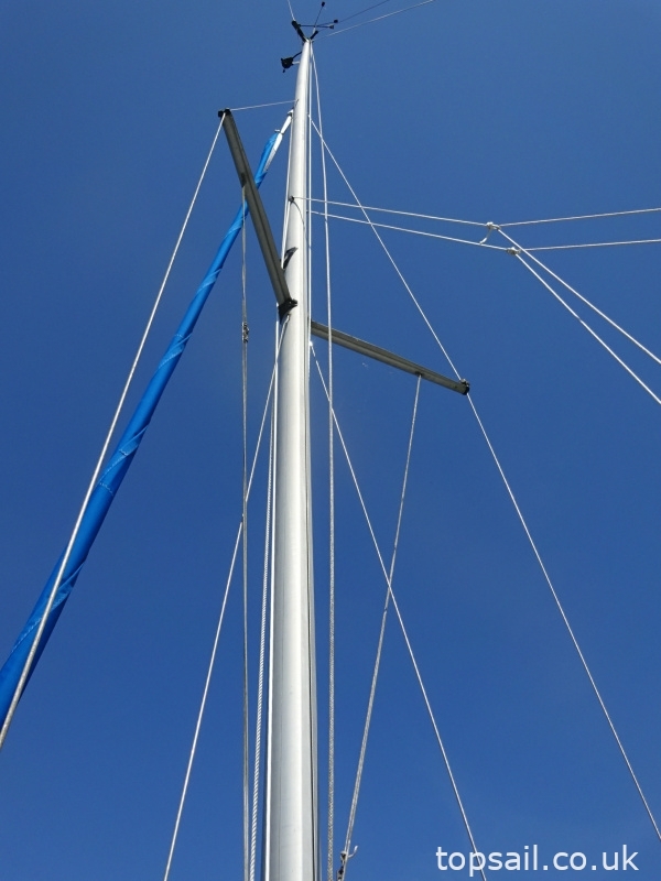 1987 Pegasus 700 (Shallow Fin Keel)
