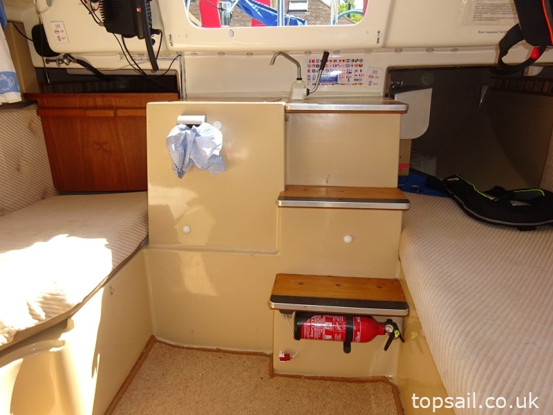 1987 Pegasus 700 (Shallow Fin Keel)