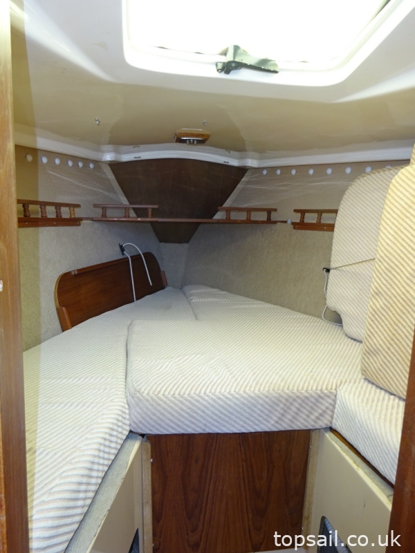 1987 Pegasus 700 (Shallow Fin Keel)