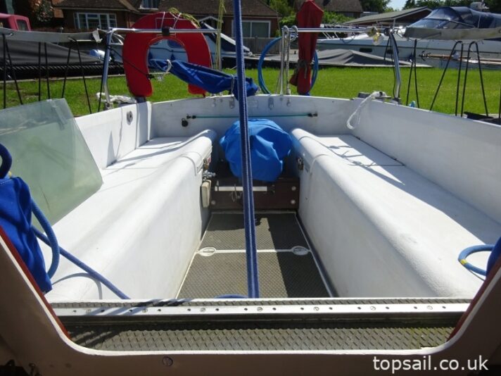 1987 Pegasus 700 (Shallow Fin Keel)