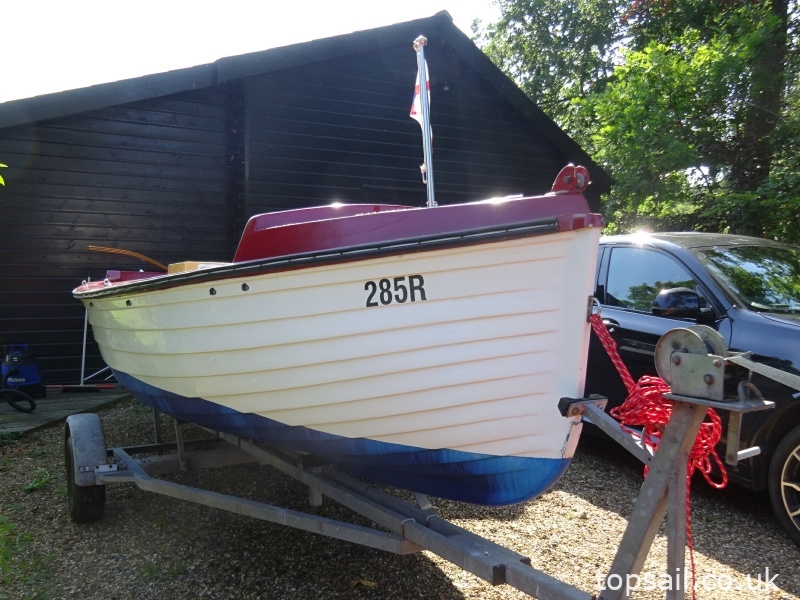 1986 Shearwater Clinker Dinghy (Diesel Inboard) & Trailer