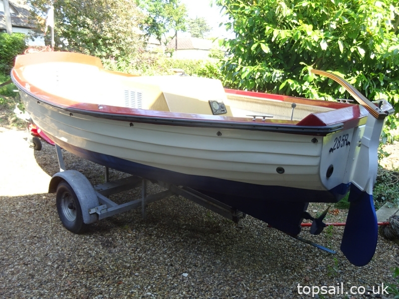 1986 Shearwater Clinker Dinghy (Diesel Inboard) & Trailer