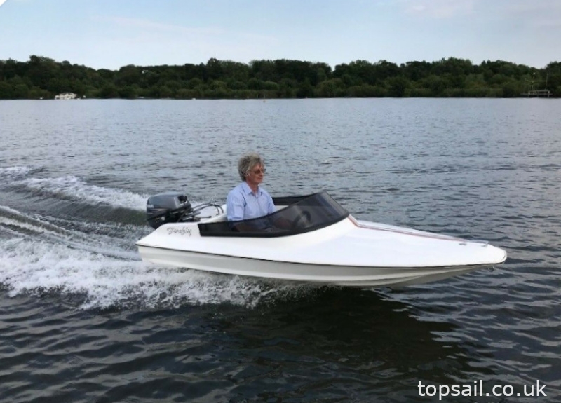 2014 Firefly Mini Speed Boat/Powerboat (Trailer Available)