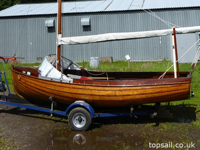 1935 Island Class 14ft Clinker Sailing Dinghy & Trailer