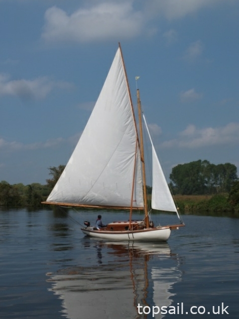 1995 GRP Broads Sailing Cruiser