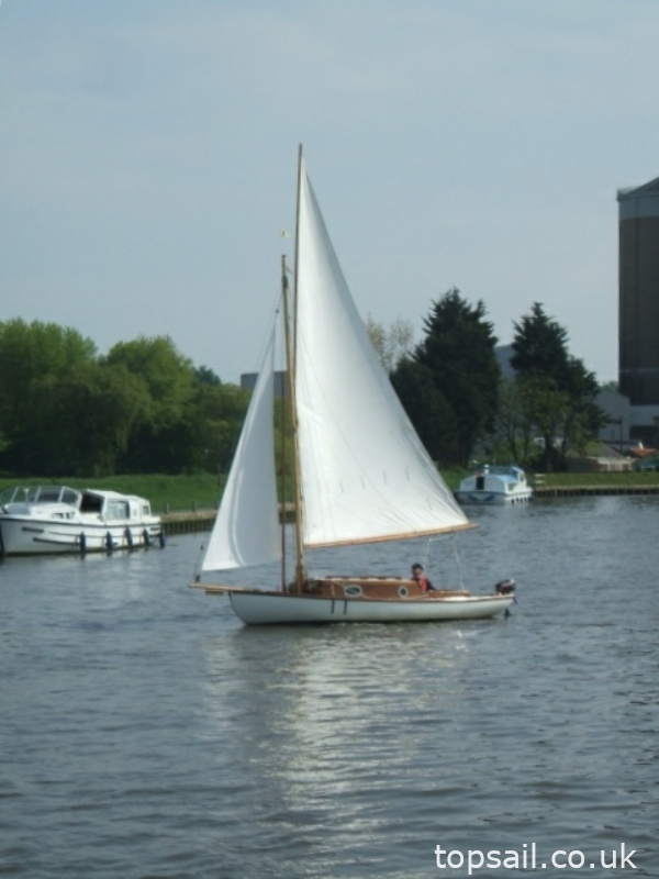 1995 GRP Broads Sailing Cruiser
