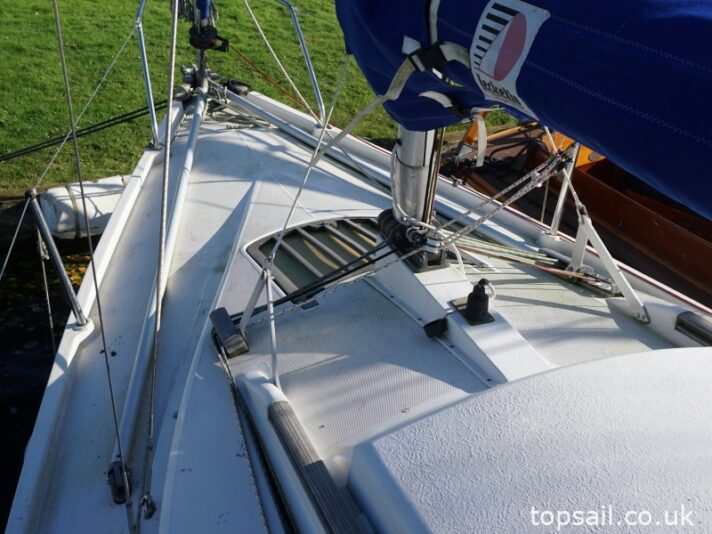 1988 Pegasus 700 (Shallow Fin, Diesel Inboard!)