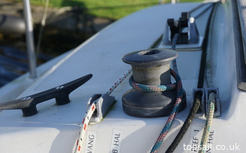 1988 Pegasus 700 (Shallow Fin, Diesel Inboard!)