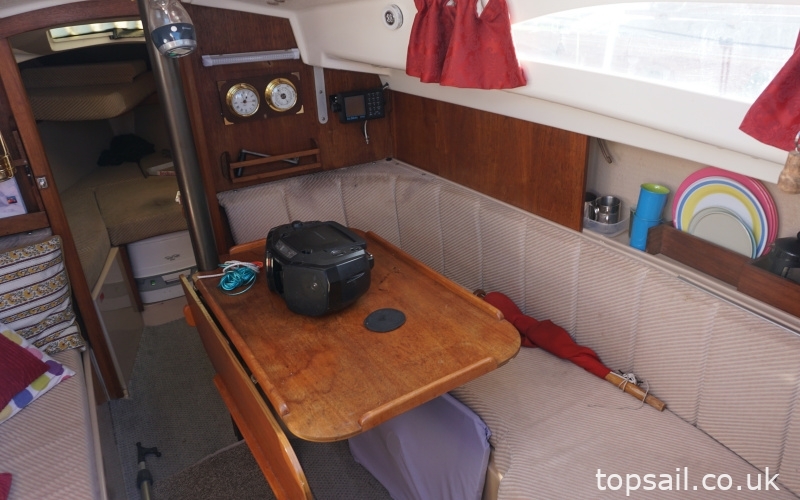 1988 Pegasus 700 (Shallow Fin, Diesel Inboard!)