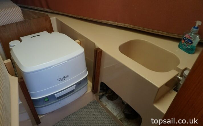 1988 Pegasus 700 (Shallow Fin, Diesel Inboard!)