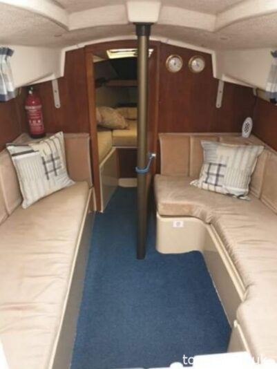 1987 Pegasus 700 (Shallow Fin, Diesel Inboard!)