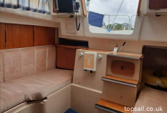 1987 Pegasus 700 (Shallow Fin, Diesel Inboard!)