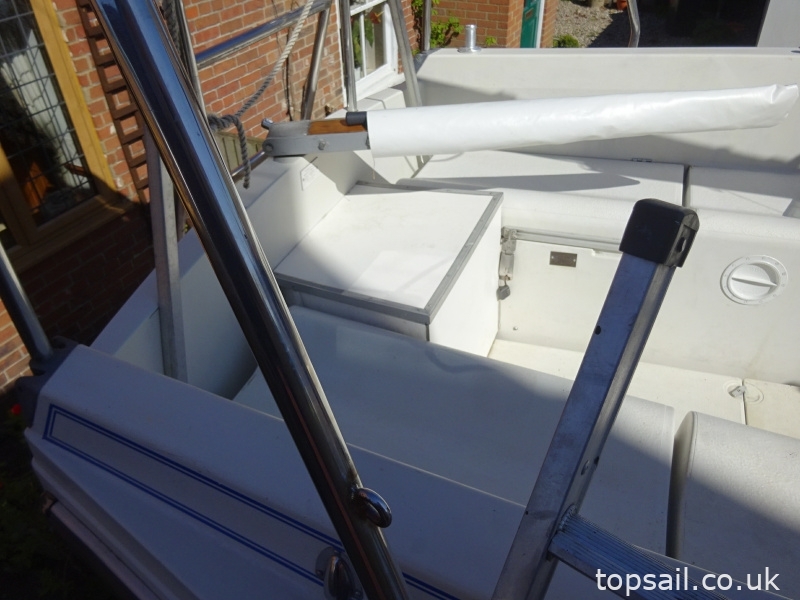1986 Pegasus 800 & Trailer (Lifting Keel, Heads Compartment!)