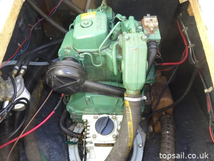 1986 Pegasus 800 & Trailer (Lifting Keel, Heads Compartment!)