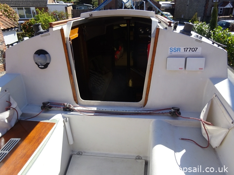 1986 Pegasus 800 & Trailer (Lifting Keel, Heads Compartment!)