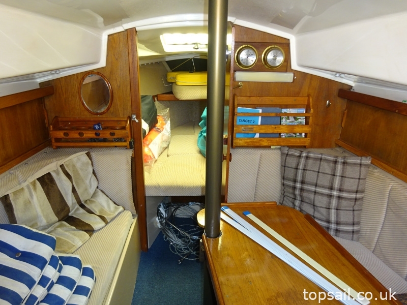 1986 Pegasus 800 & Trailer (Lifting Keel, Heads Compartment!)