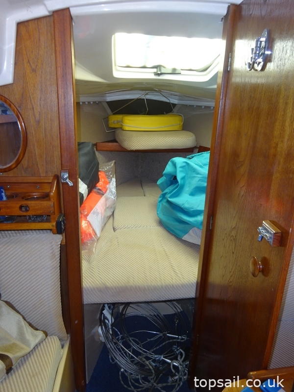 1986 Pegasus 800 & Trailer (Lifting Keel, Heads Compartment!)