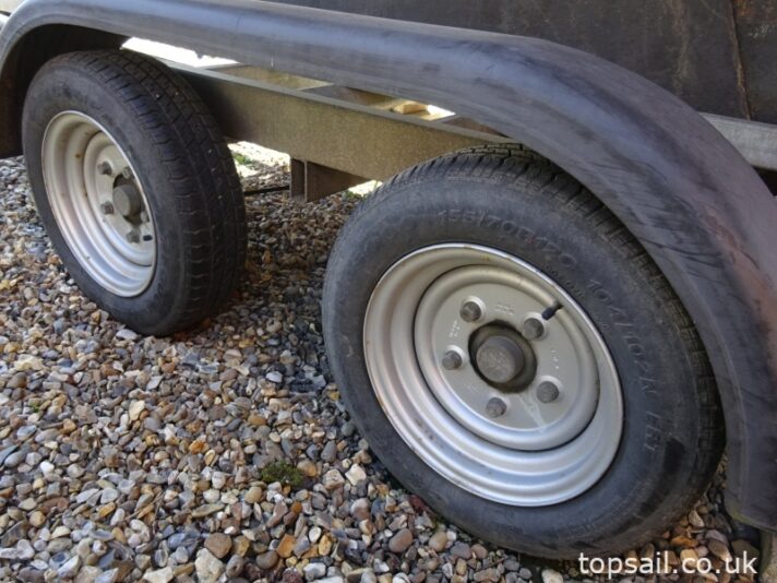 1986 Pegasus 800 & Trailer (Lifting Keel, Heads Compartment!)