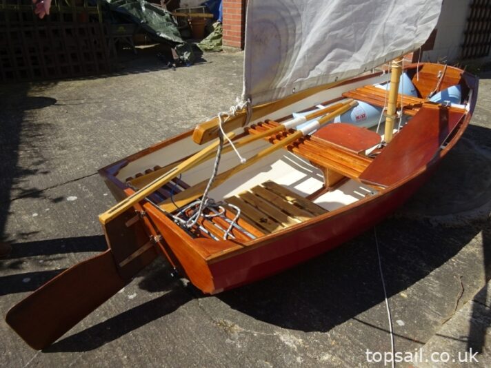 8ft Clinker Lugsail Pram Dinghy