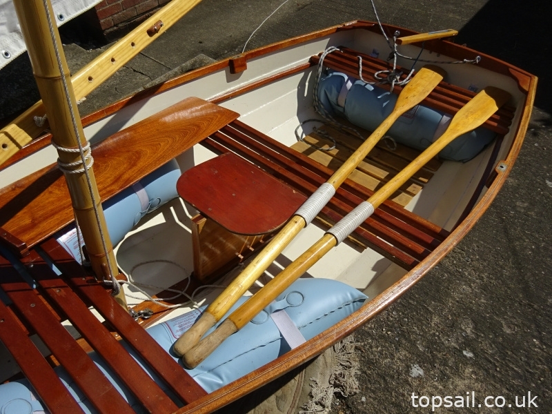 8ft Clinker Lugsail Pram Dinghy